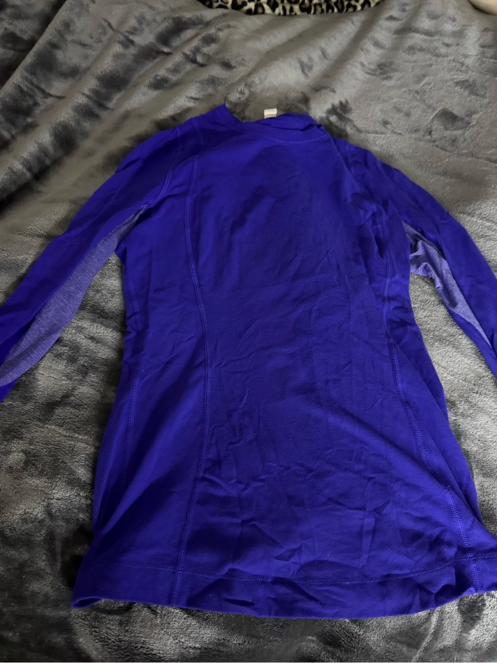 Lululemon ladies long Sleeve Performance Shirt - Royal Blue